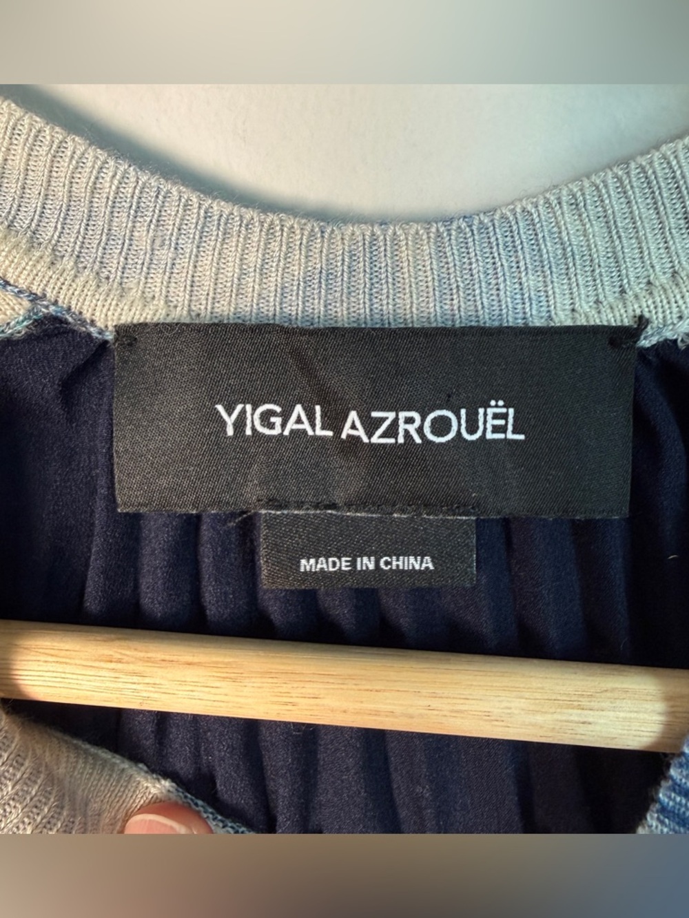 Yigal Azrouël Mixed Media Abstract Print Pleated Tank XS Navy Blue Silk Cashmere - Picture 7 of 9